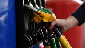 Les prix du carburant baissent 