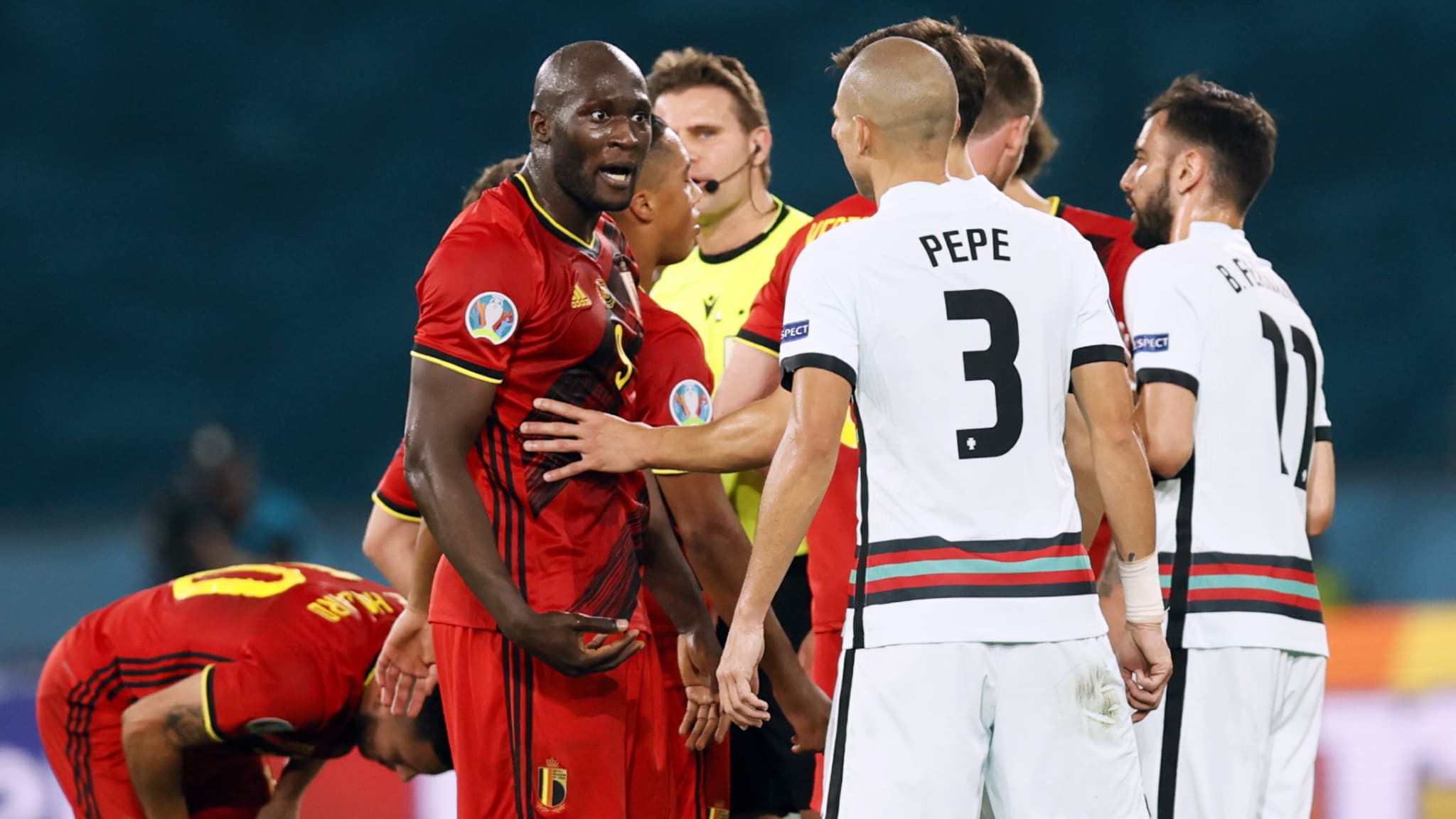 Romelu Lukaku et Pepe lors de Belgique-Portugal Romelu Lukaku et Pepe lors de Belgique-Portugal