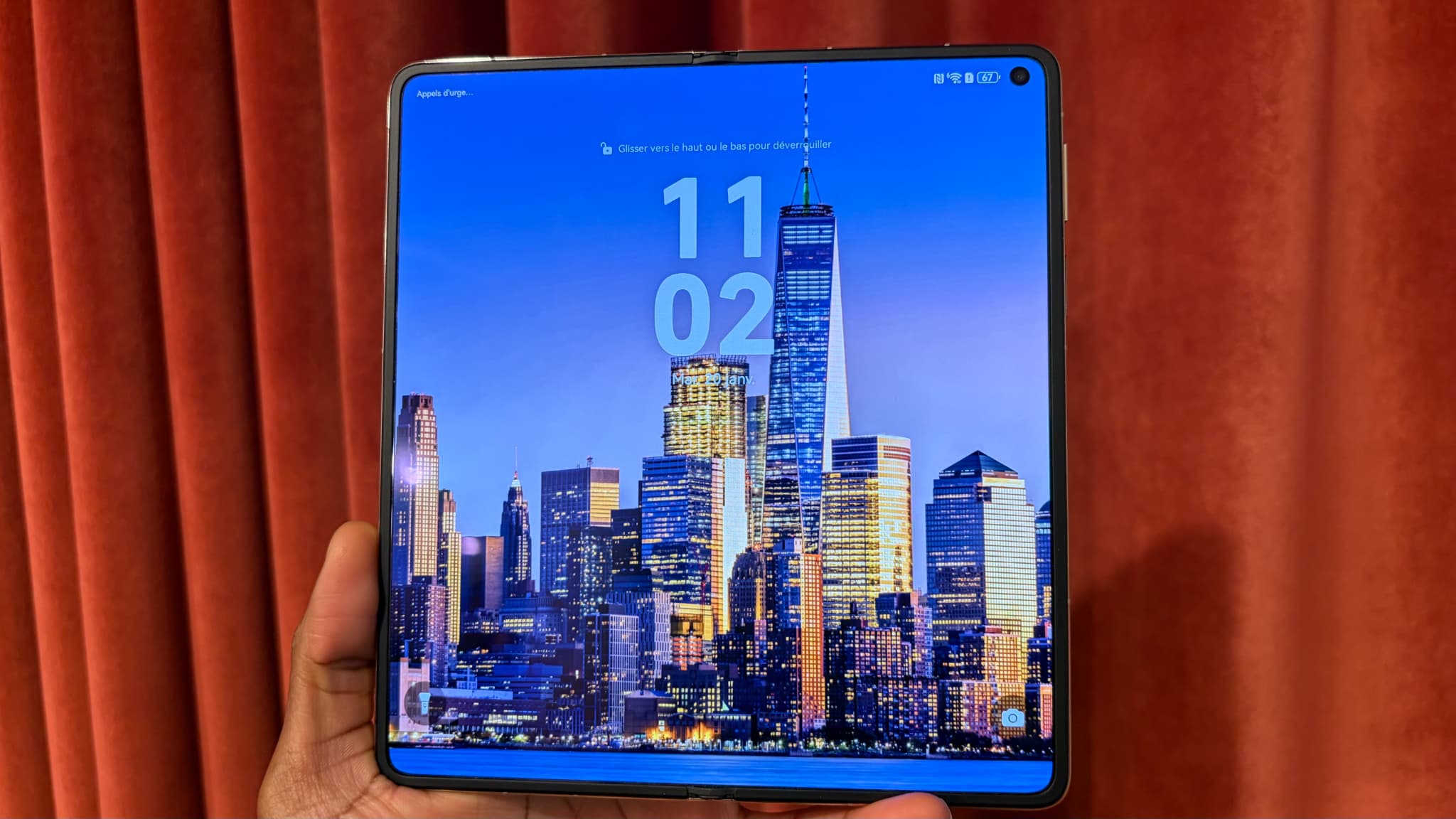 L'écran du Huawei Mate X7 s'agrandit légèrement.