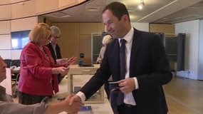 Macron, Ferrand, Hollande, Le Pen… les politiques ont rapidement voté ce dimanche