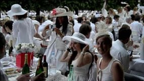 13.000 "dîneurs en blancs" au Palais-Royal