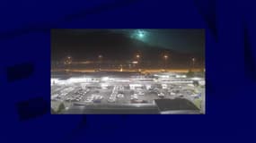 Le météore capturé par les caméras de surveillance de l'aéroport de Cairns le 20 mai 2023