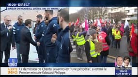Emmanuel Macron vient d'arriver à Créteil