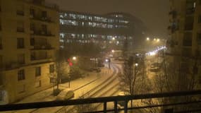 Chutes de neiges à Châtilon dans les Hauts-de-Seine. - Témoins BFMTV