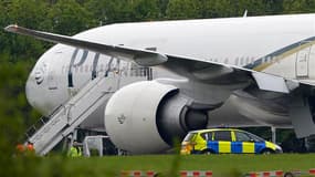 Des chasseurs britanniques ont escorté vendredi un avion de ligne pakistanais jusqu'à son atterrissage sur l'aéroport londonien de Stansted, où deux hommes soupçonnés d'avoir "mis en danger" l'appareil ont été arrêtés. Selon une source proche des services