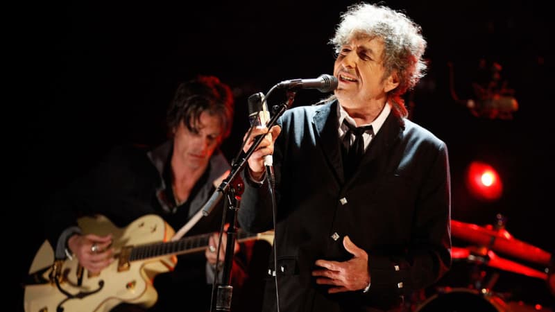 Bob Dylan sur scène à Los Angeles, le 12 janvier 2012.