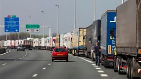 Le syndicat Sud appelle à une grève reconductible dans le transport routier à partir du 23 septembre contre la réforme des retraites. /Photo d'archives/REUTERS/Pascal Rossignol