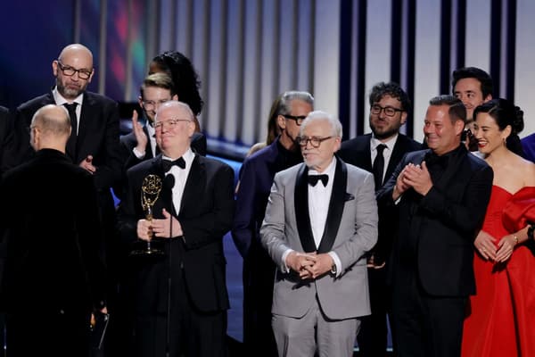 Le scénariste et réalisateur Jesse Armstrong le 15 janvier lors de la 75e cérémonie des Emmy Awards au Peacock Theatre à Los Angeles