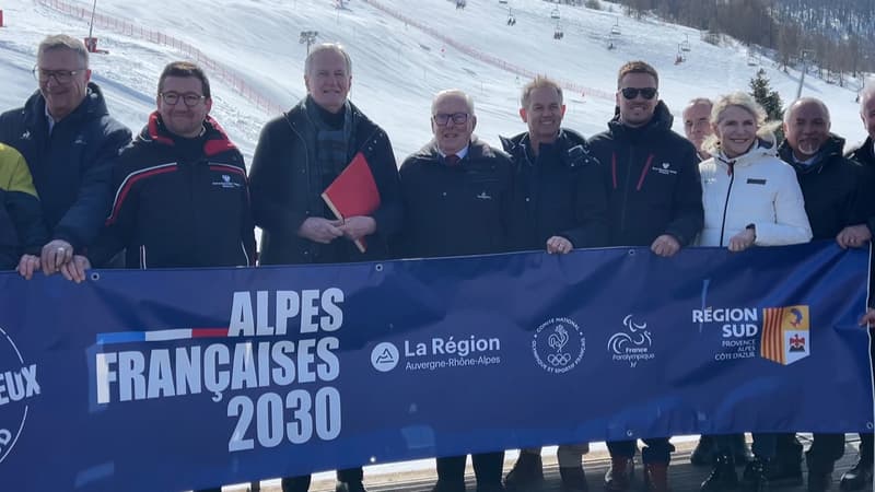Michel Barnier et Edgar Grospiron dans les Hautes-Alpes le 6 mars 2025.