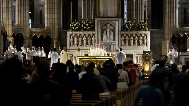 Messe célébrée au Sacré Coeur à Paris, le 1er novembre 2020