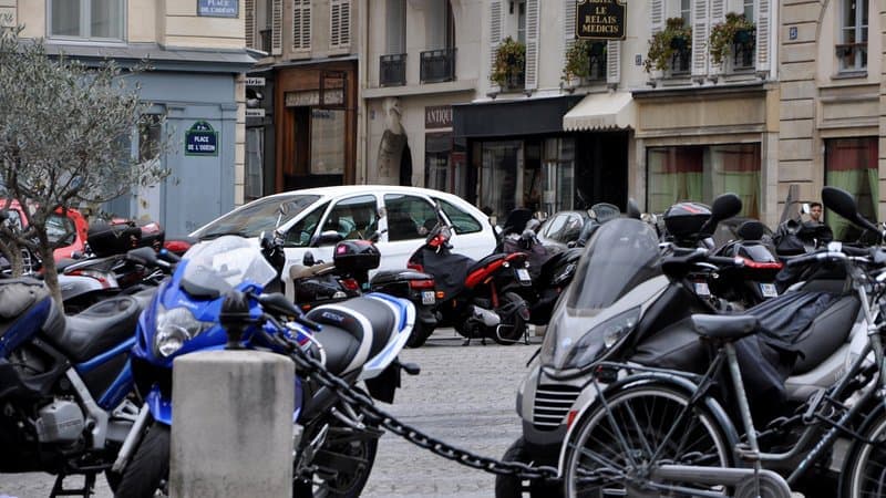 Motards et scootéristes vont devoir payer pour se garer dans Paris