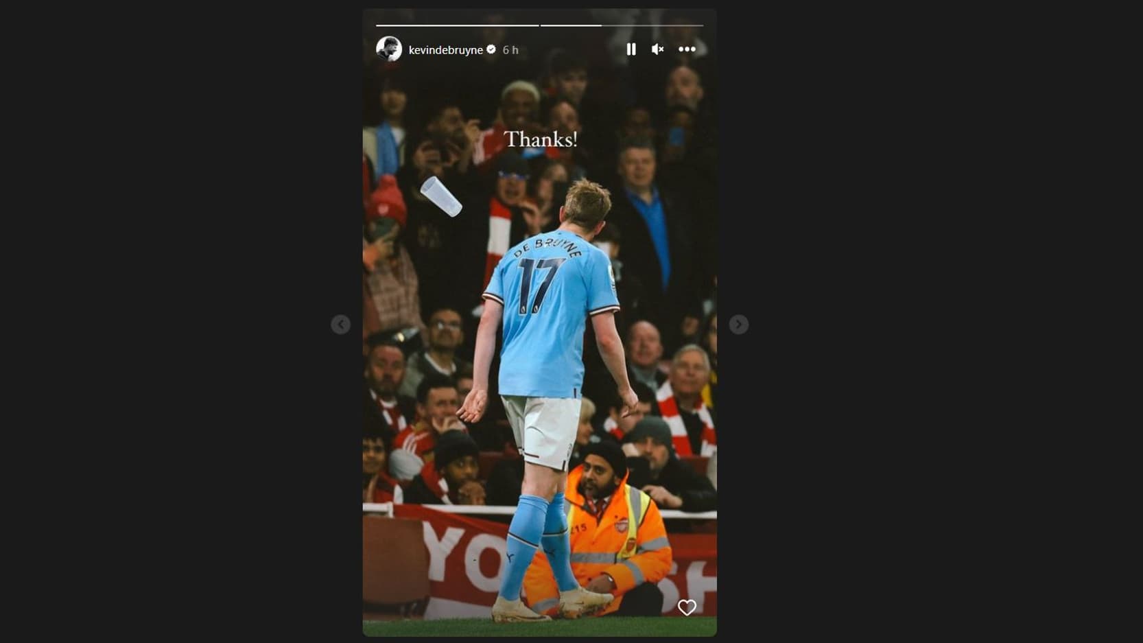 "Merci!", répond ironiquement De Bruyne sur son compte Instagram