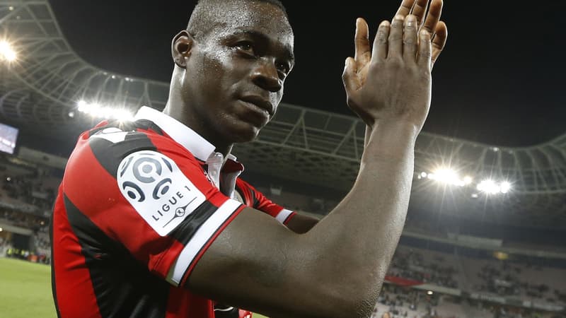 Mario Balotelli, auteur d'un doublé face à Dijon (2-1) avec Nice, occupe l'attaque de ce 3-5-2.