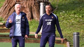 Didier Deschamps et Kylian Mbappé, ici le 20 mars 2024, vont se retrouver à Clairefontaine ce mercredi pour le début du rassemblement de l'équipe de France pour l'Euro 202