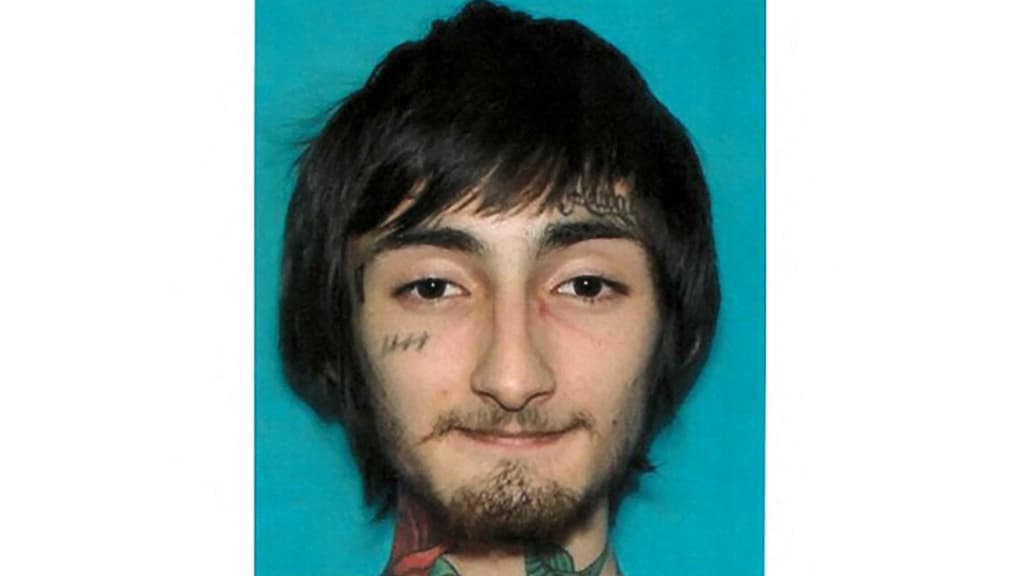 Robert Crimo, le principal suspect dans la fusillade du 4 juillet dans la banlieue de Chicago. Robert Crimo, le principal suspect dans la fusillade du 4 juillet dans la banlieue de Chicago.