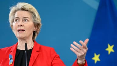 La présidente de la Commission européenne, Ursula von der Leyen, s'adresse à une conférence de presse conjointe avec le Premier ministre suédois à Stockholm, en Suède, le 7 avril 2022.