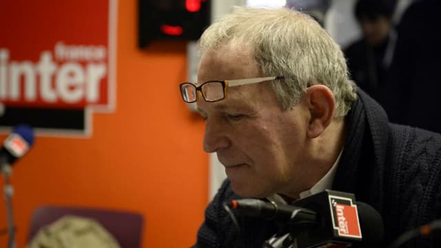 Bernard Guetta dans les studios de France Inter