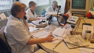 La fronde s'amplifie au CHRU de Tours contre un nouveau logiciel de dictée numérique et de reconnaissance vocale, dont l'adoption entraînerait la suppression de 150 postes de secrétaires médicales d'ici 2018, selon l'intersyndicale.