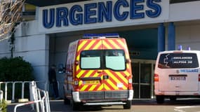L'entrée des urgences au CHU de Grenoble, le 5 janvier 2014