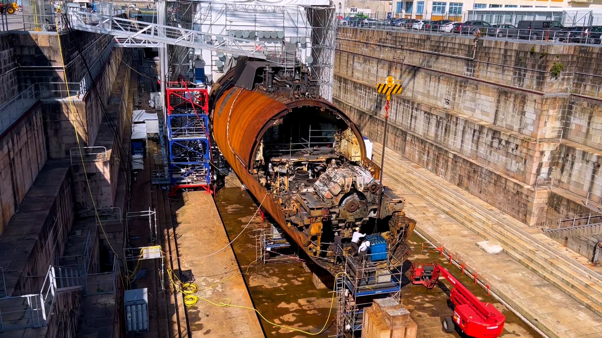 L’Inflexible, un SNLE, est arrivé dans le bassin de déconstruction en janvier pour être totalement découpé en mai 2024. L’Inflexible, un SNLE, est arrivé dans le bassin de déconstruction en janvier pour être totalement découpé en mai 2024.