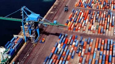 Déficit commercial en baisse en mars