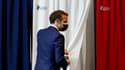 Le président français Emmanuel Macron entre dans l'isoloir au Touquet, au premier tour des régionales, le 20 juin 2021