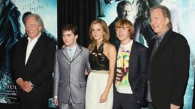 De gauche à droite: les comédiens Michael Gambon, Daniel Radcliffe, Emma Watson, Rupert Grint et Alan Rickman lors de l'avant-première de "Harry Potter et le Prince de sang-mêlé", à New York le 9 juillet 2009.
