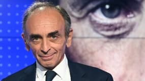 Eric Zemmour avant un débat télévisé avec Jean-Luc Mélenchon (LFI) sur le plateau de la chaîne BFMTV, le 23 septembre 2021 à Paris