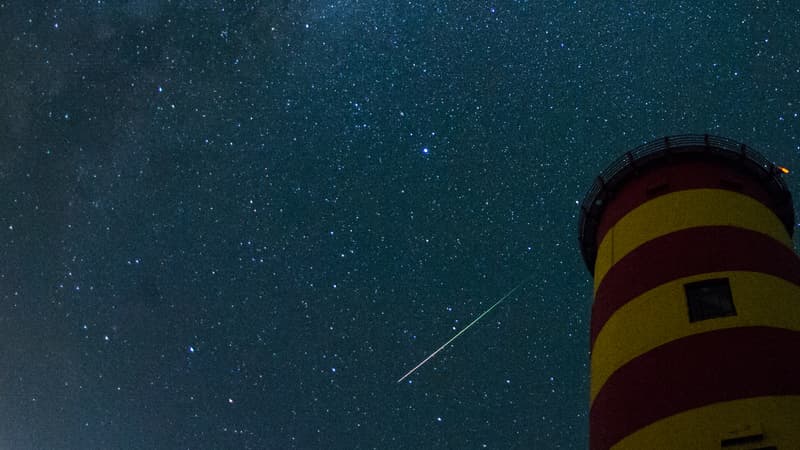 Une étoile filante traverse le ciel allemand, mercredi 12 août.