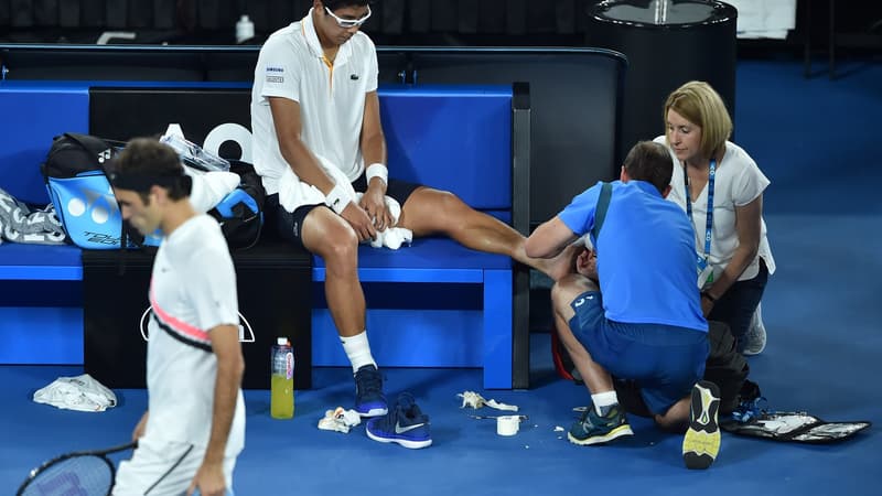 Chung soigné pour une ampoule lors de la demi-finale de l'Open d'Australie 2018 face à Federer