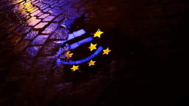 Les ambassadeurs européens n'ont pas encore décidé d'empêcher les banques russes d'émettre des titres de dette en Europe.