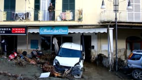 Les dégâts sont importants à Casamicciola Terme, sur l'île d'Ischia, au lendemain d'un glissement de terrain, en Italie