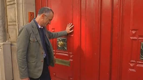 Gilles Bouleau est arrivé rue Miromesnil, où Nicolas Sarkozy a ses bureaux, pour enregistrer l'interview de l'ancien président.