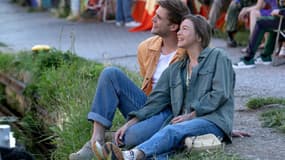 Leo Woodall et Renee Zellweger dans le film "Bridget Jones: folle de lui"