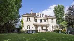 Vue sur l'hotêl pariculier vendu par Sotheby's