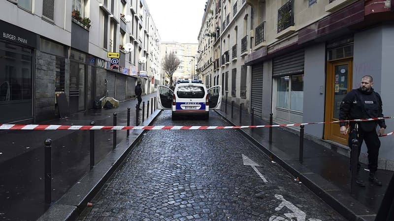 Les faits se sont déroulés devant le commissariat de la Goutte-d'Or, dans le 18e arrondissement de Paris.