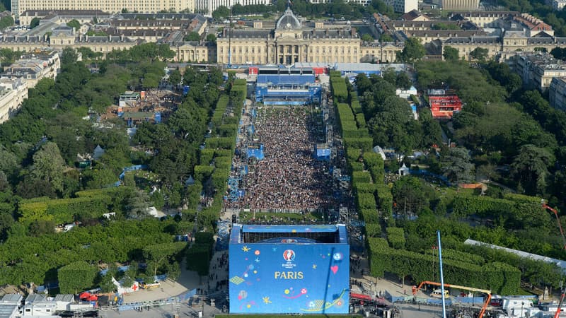 La fan zone de Paris, vue depuis la Tour Eiffel, le 9 juin 2016.