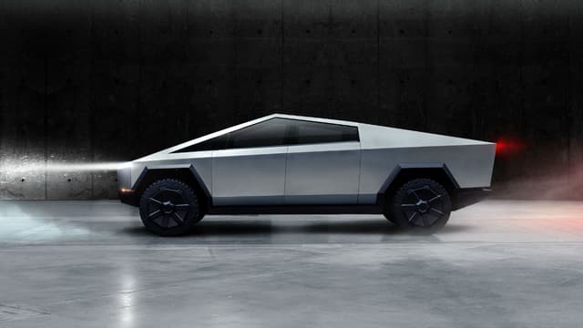 Le Tesla "Cybertruck" aurait déjà été commandé à 650.000 exemplaires.