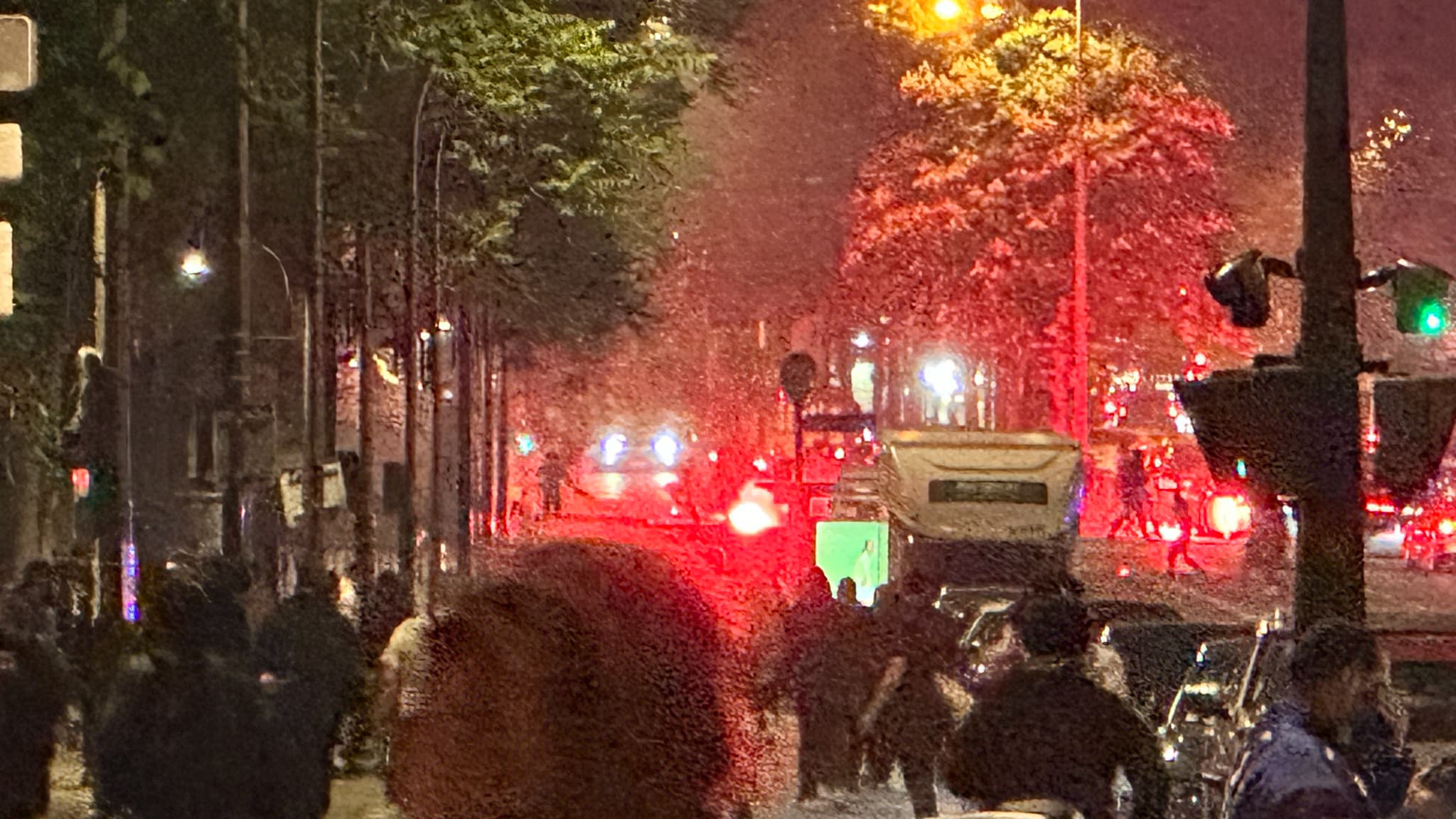 Situation tendue aux abords du Parc des Princes avec des supporters du PSG venus fêter la qualification en finale de Ligue des champions, 7 mai 2025 Situation tendue aux abords du Parc des Princes avec des supporters du PSG venus fêter la qualification en finale de Ligue des champions, 7 mai 2025
