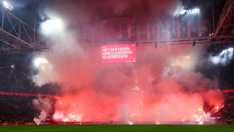 "Une soirÃ©e trÃ¨s sombre", le match de lâ€™Ajax arrÃªtÃ© aprÃ¨s une pluie de...
