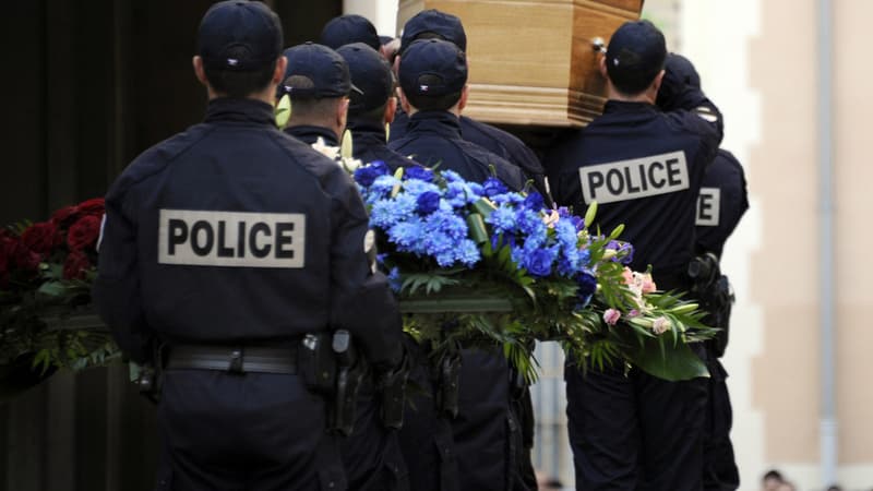 Les funérailles d'un policier de la BAC, Eric Lales, décédé en 2011 après avoir été blessé par balles à Vitrolles. 