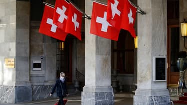 Une passante portant un masque à Berne, le 27 octobre 2020.