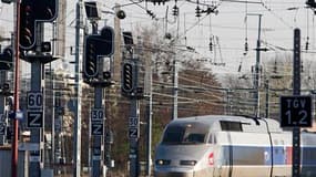 Entrée d'un TGV en gare de Strasbourg.