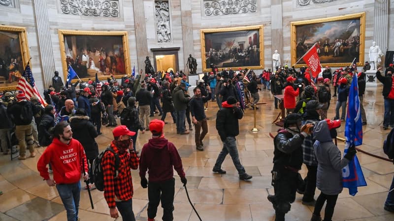 Des manifestants pro-Trump dans la rotonde du Capitole à Washington le 6 janvier