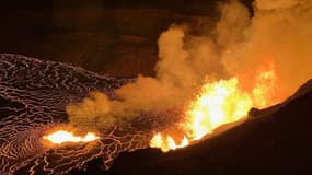 Une vue aérienne d'une nouvelle éruption du volcan Kilauea, sur la Grande île d'Hawaï, le 23 décembre 2024.