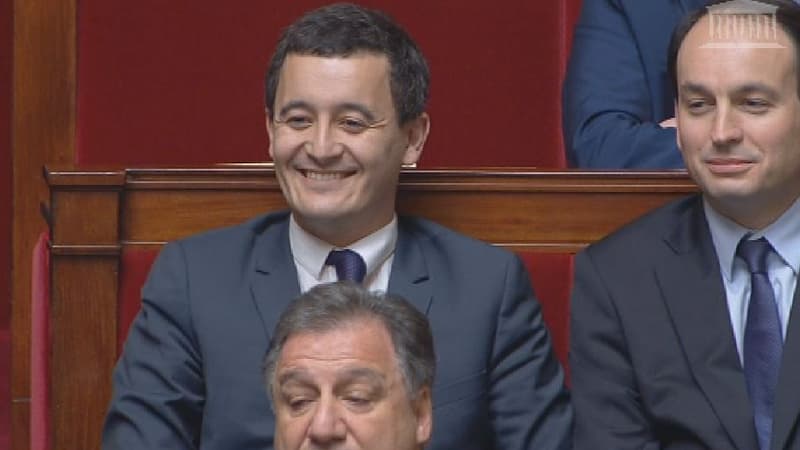 Gérald Darmanin a beau avoir 32 ans, il rigole à la manière de Philippe Bouvard. 