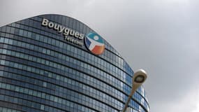 Malgré des propos rassurants de Martin Bouygues, les marchés doutent de la capacité de l'opérateur à poursuivre une stratégie en solitaire. La salut pourrait-il venir d'une offre étrangère ?