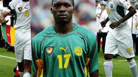 Les Camerounais avec un portrait du regretté Marc-Vivien Foé.