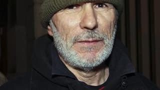 Jean-Marc Rouillan, ancien leader du groupe armé d'extrême gauche Action directe, a été transféré mercredi à la prison des Baumettes à Marseille d'où il doit être libéré sous surveillance électronique jeudi. /Photo d'archives/REUTERS/Philippe Laurenson