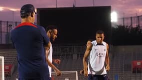 Christophe Galtier surveille les stars du PSG lors d'un entraînement au Japon en juillet 2022